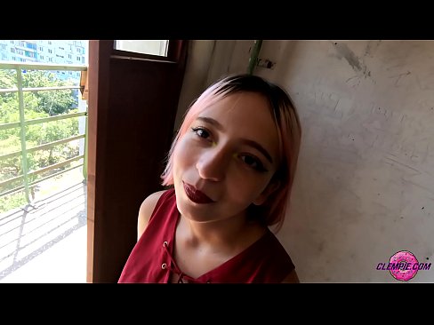 ❤️ 学生官能がアウトバックで見知らぬ男にフェラチオ~顔にザーメンをかける ❤ ロシアポルノ ❌️❤